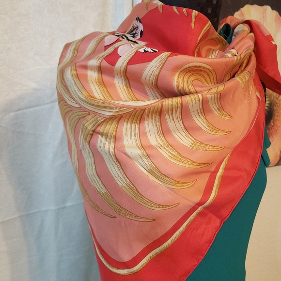 Scarf - Picture 3 of 7